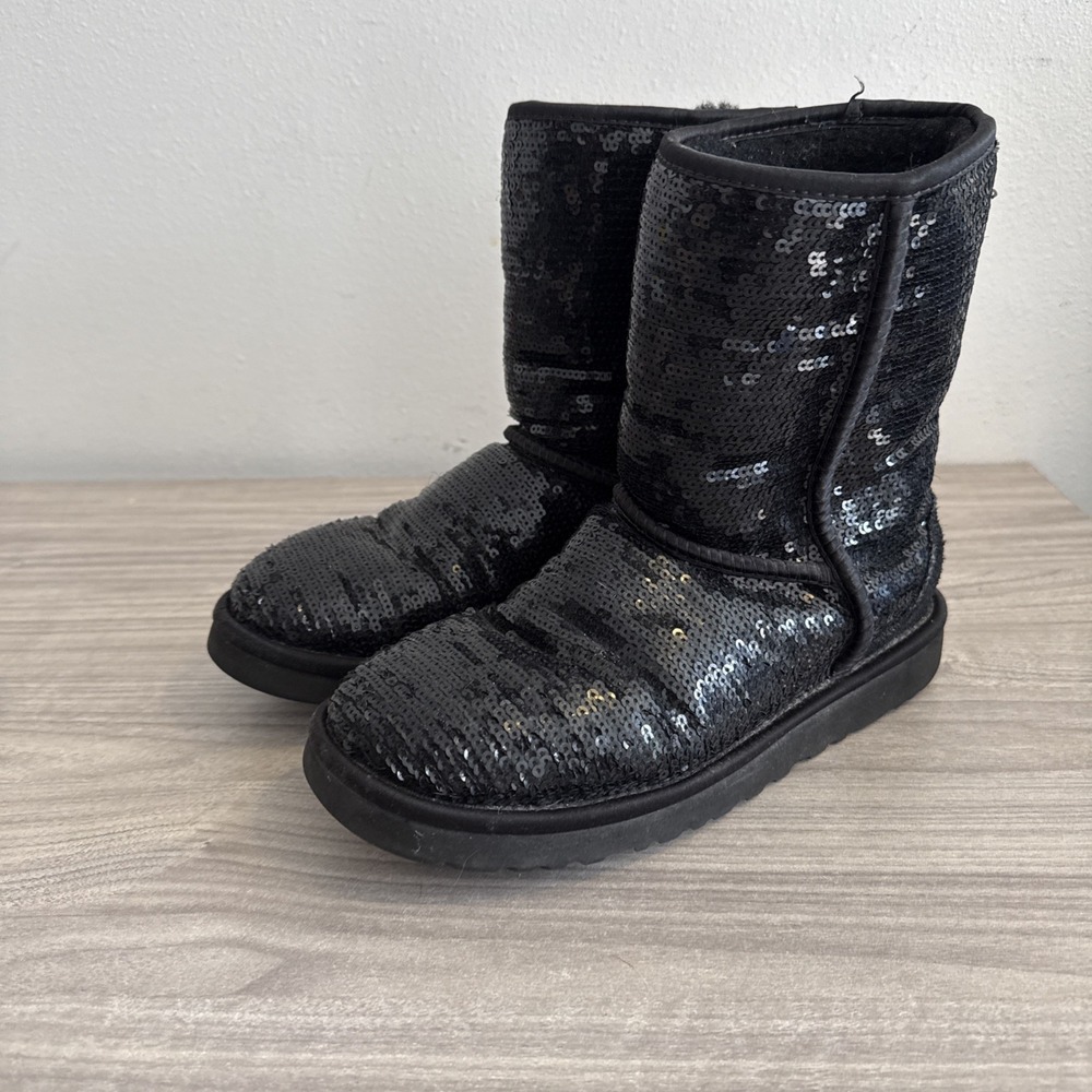Ugg Classic Short Sparkles Sequins Black Boots Shearling S/N 3161  Size 7 - Picture 4 of 10